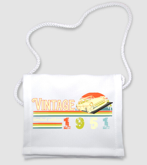 vintage, limited edidtion, retro születésnapi felirat, évszám veterán autóval, 1951 minta fehér pólón