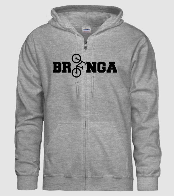 bringa minta szürke pólón