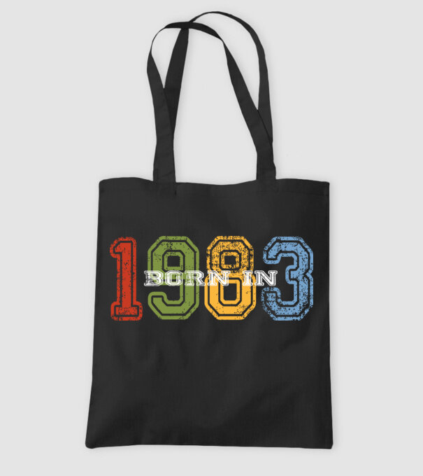 born in 1983 születésnapi felirat minta fekete pólón