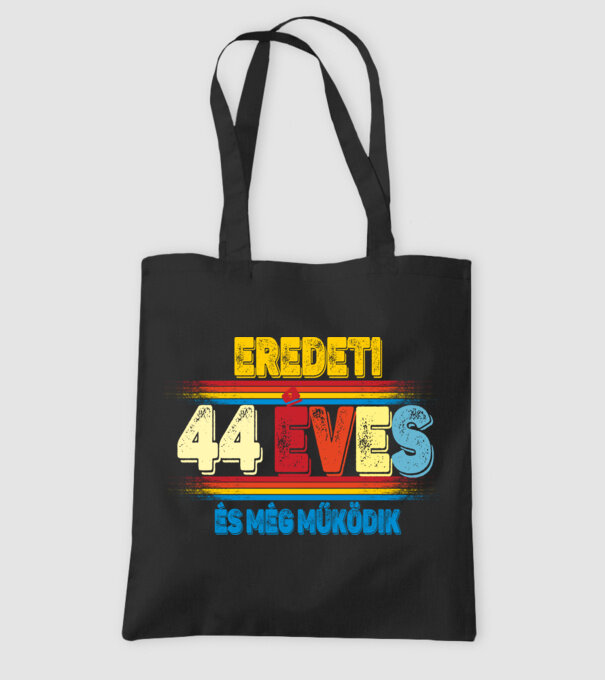 EREDETI 44 ÉVES ÉS MÉG MŰKÖDIK minta fekete pólón