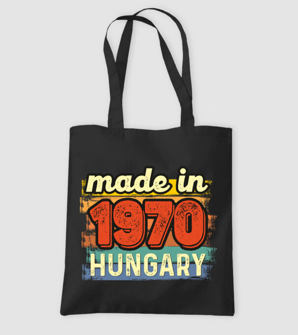 made in hungary felirat, retro évszám, grunge stílus, 1970 minta fekete pólón