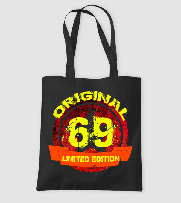 original limited edition 69 éves, születésnap minta fekete pólón