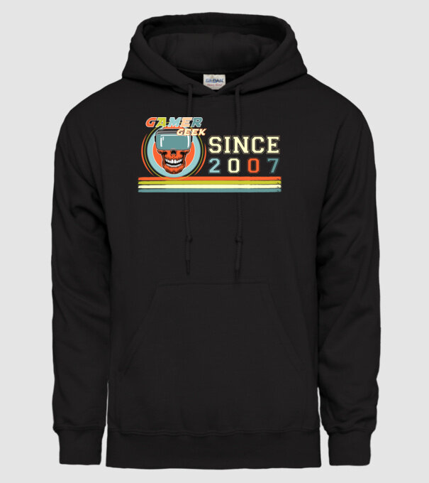 gamer geek since 2007, kocka, játékos, születésnap minta fekete pólón