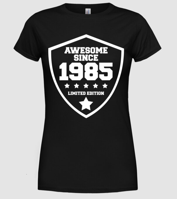AWESOME1985 minta fekete pólón