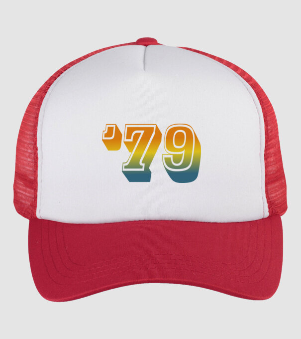 retro stílusú dátum, évszám, rövidített születésnapi dátum '79, 1979 minta fehér/piros pólón