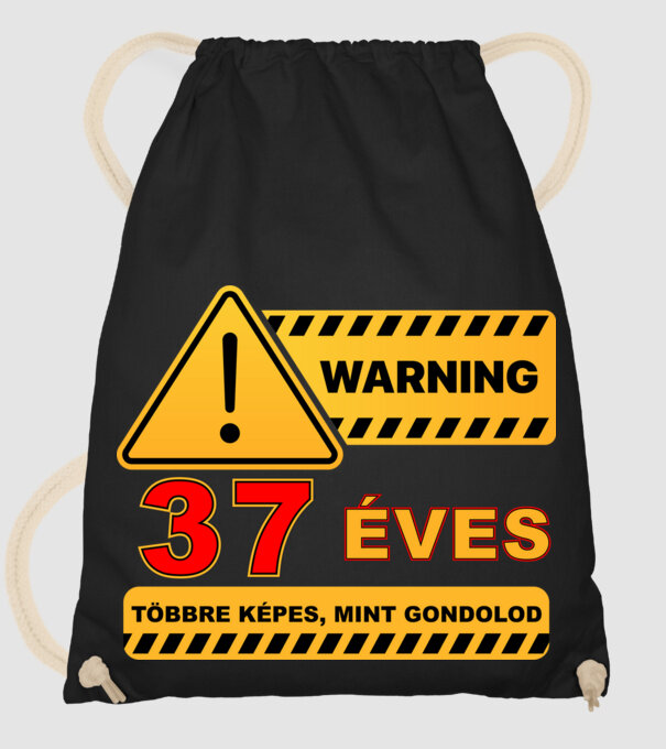 WARNING, 37 ÉVES TÖBBRE KÉPES, MIT GONDOLOD minta fekete pólón