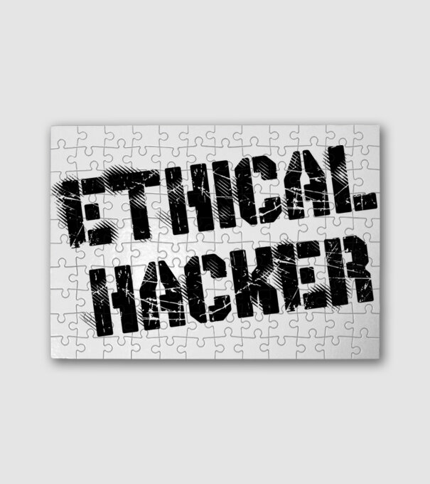 ethical hacker 1 minta fehér pólón