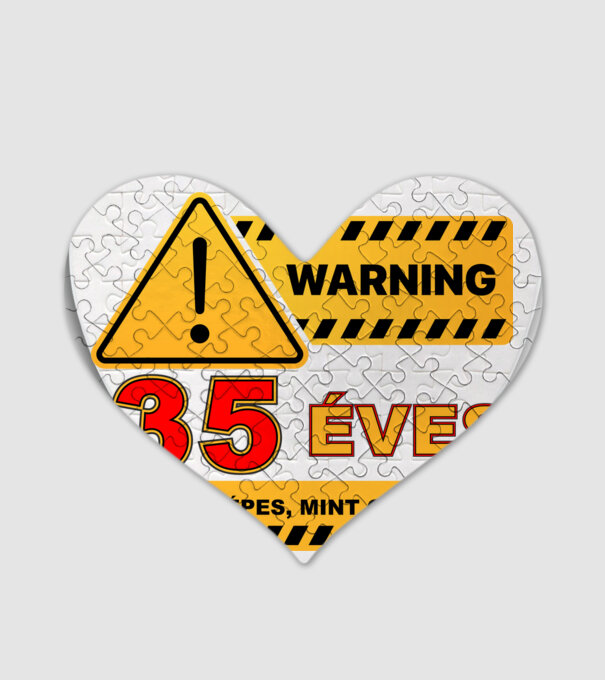 WARNING, 35 ÉVES TÖBBRE KÉPES, MIT GONDOLOD minta fehér pólón