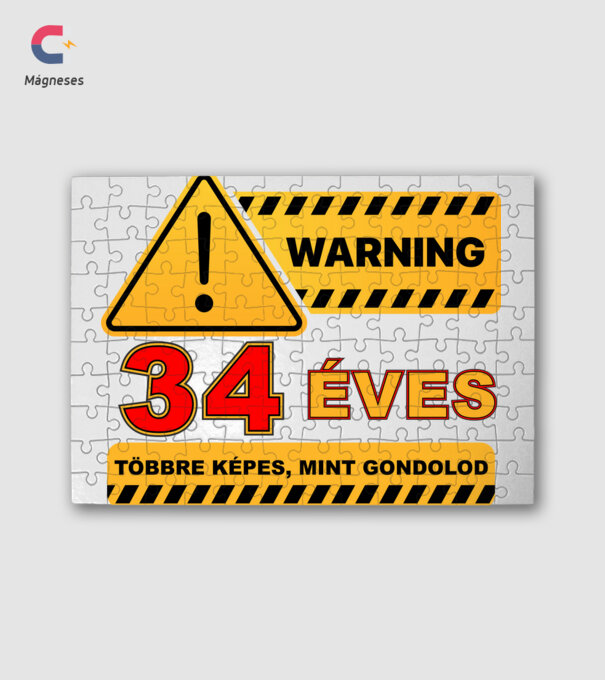 WARNING, 34 ÉVES TÖBBRE KÉPES, MIT GONDOLOD minta fehér pólón