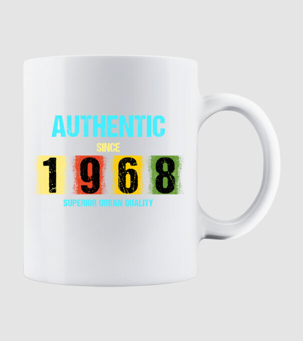AUTHENTIC SINCE 1968, SUPERIOR URBAN QUALITY, 1968-BAN SZÜLETETT minta fehér pólón