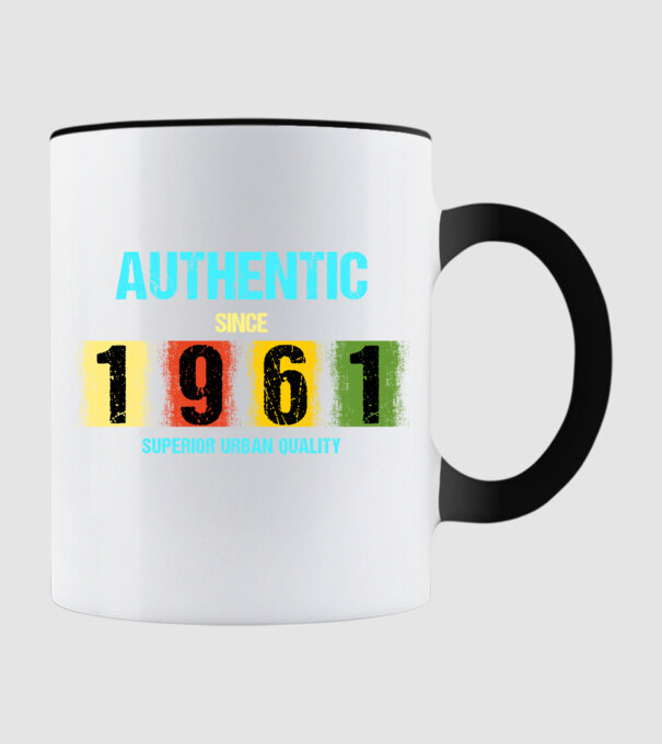 AUTHENTIC SINCE 1961, SUPERIOR URBAN QUALITY, 1961-BEN SZÜLETETT minta fekete pólón