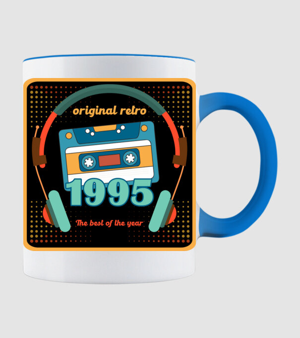 original retro audió kazetta, füles, régi magnókazetta évszámmal. 1995 minta világoskék pólón