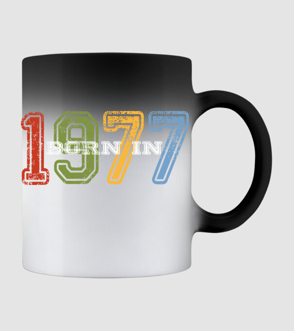 born in 1977 születésnapi felirat minta fekete pólón