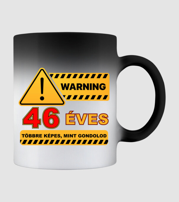 WARNING, 46 ÉVES TÖBBRE KÉPES, MIT GONDOLOD minta fekete pólón
