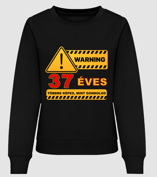 WARNING, 37 ÉVES TÖBBRE KÉPES, MIT GONDOLOD minta fekete pólón