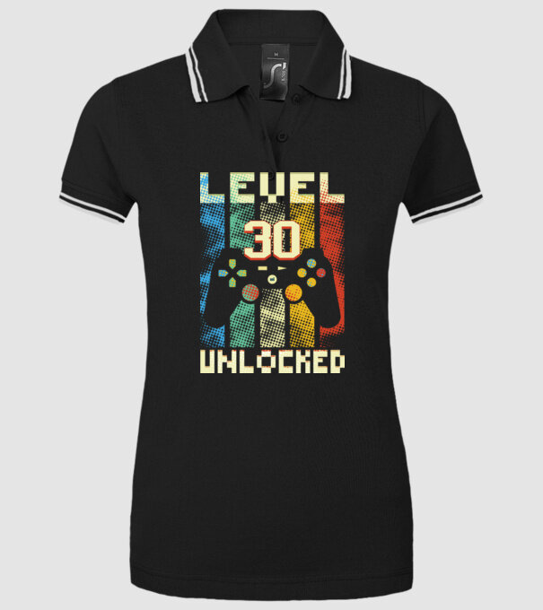 30. születésnapi ajándék gamer minta fekete pólón