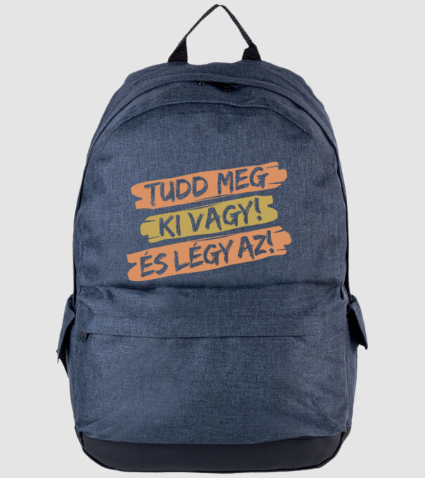 Tudd meg, ki vagy, és légy az! s minta farmerkék pólón