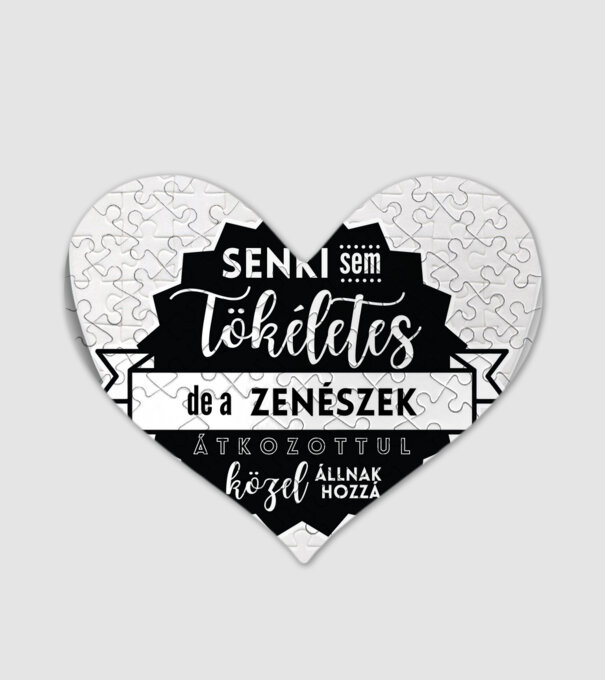 Senki sem tökéletes, de a zenészek átkozottul közel állnak hozzá minta fehér pólón