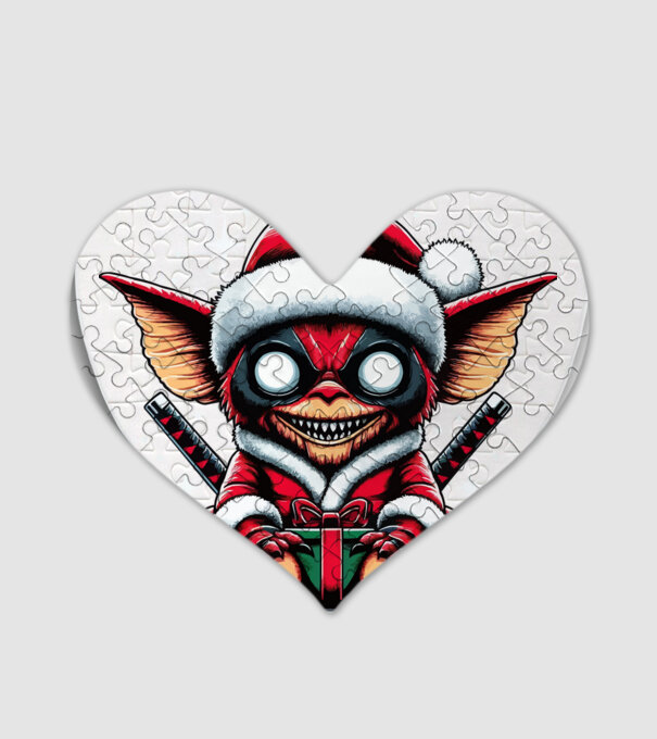 Gremlin minta fehér pólón