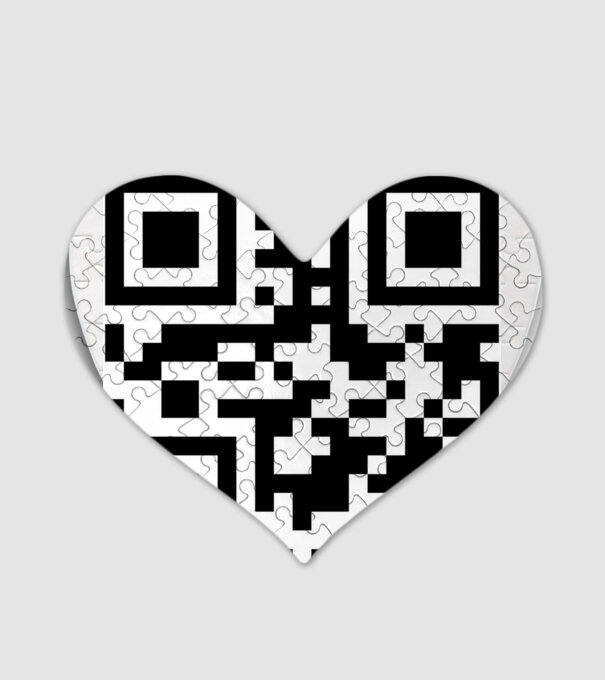 Vicces QR kód minta ˝Fuck you˝ üzenettel minta fehér pólón