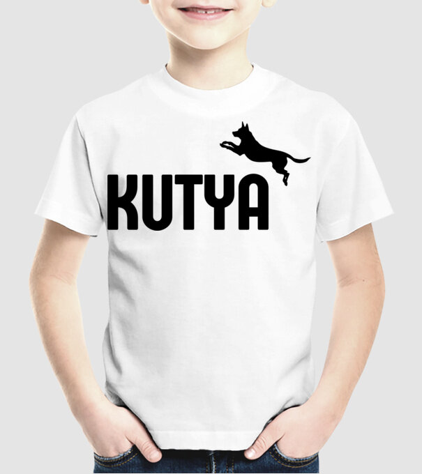 Kutya minta fehér pólón