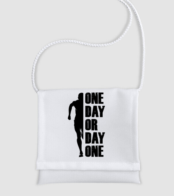 One day or day one - Most vagy soha minta fehér pólón
