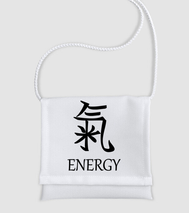 energy minta fehér pólón