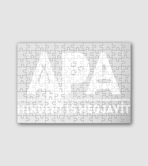 Apa mindent is megjavít minta fehér pólón
