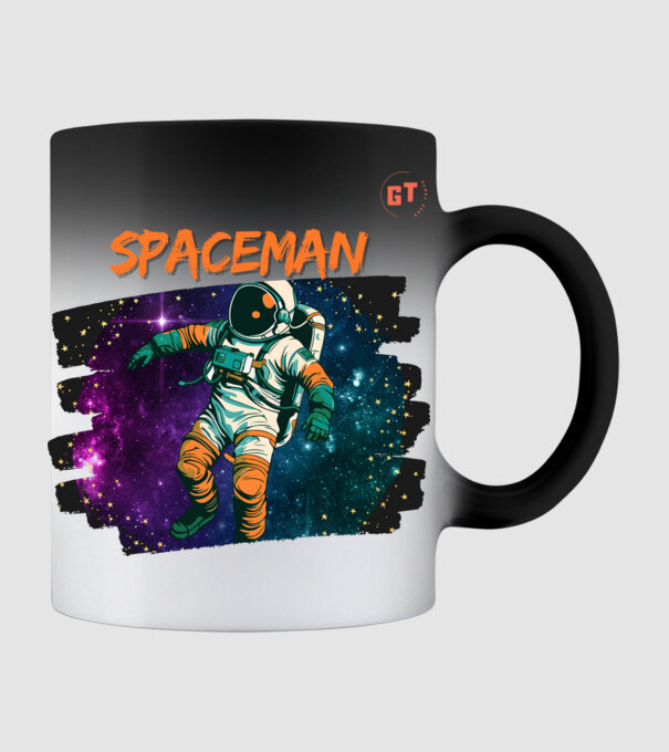 Spaceman minta fekete pólón