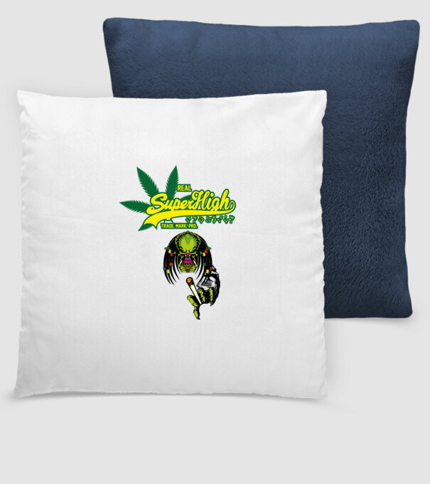 predator minta sötétkék pólón