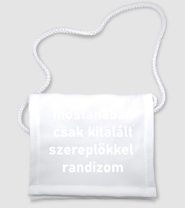 kitalált sz. fehér minta fehér pólón