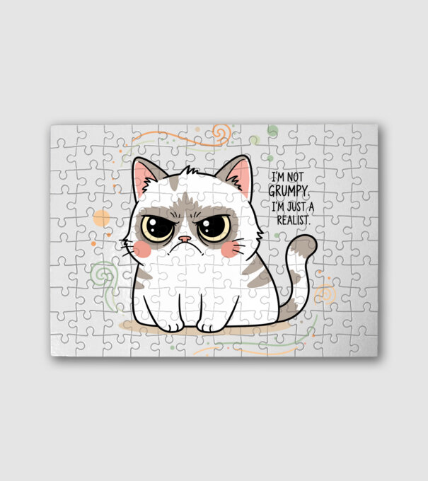 I’m not grumpy. I’m just a realist. minta fehér pólón