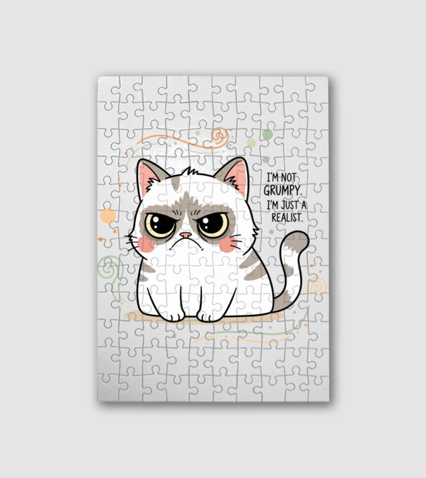 I’m not grumpy. I’m just a realist. minta fehér pólón