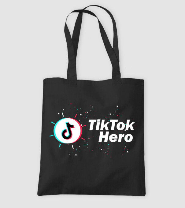 TikTok Hero minta fekete pólón