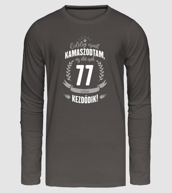 kamasz-77 minta sötétszürke pólón