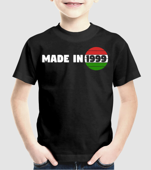 made in 1999 retro vintage hungary minta fekete pólón