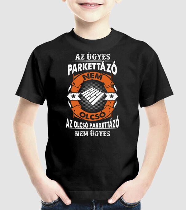 Ügyes parkettázó minta fekete pólón