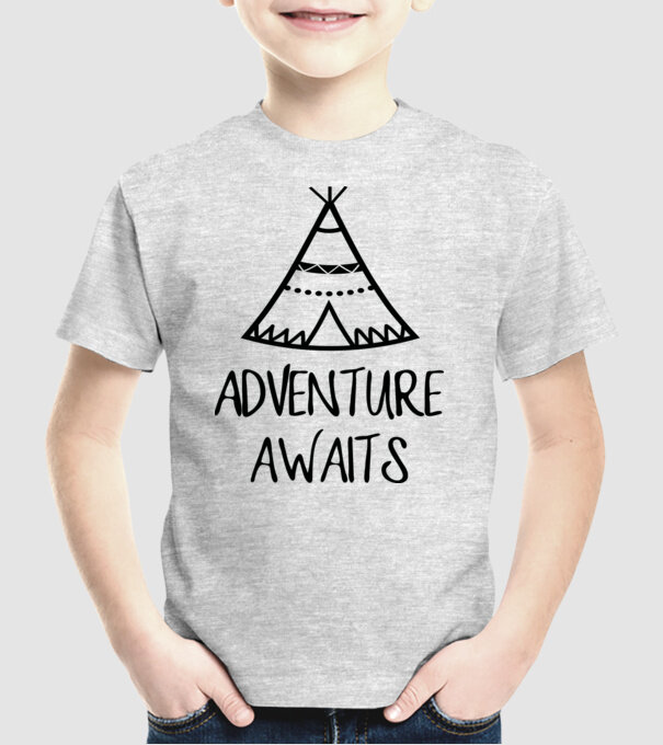 Advanture awaits  minta szürke pólón