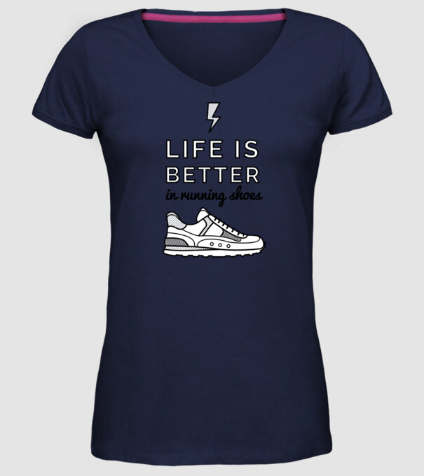 Life is better running shoes minta sötétkék pólón