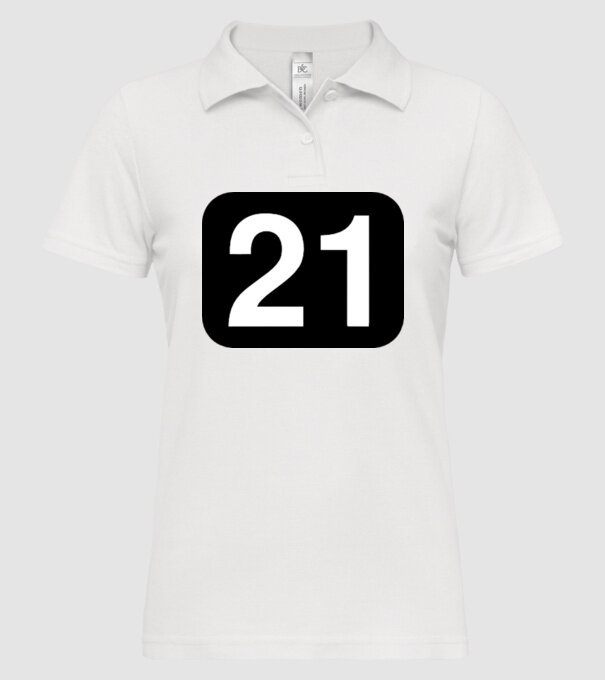 21 minta fehér pólón