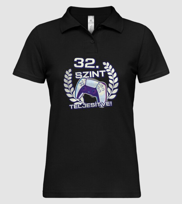 32. szint teljesítve PS5 v2 minta fekete pólón