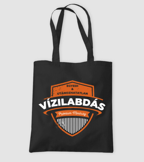 Egyedi és utánozhatatlan VÍZILABDÁS minta fekete pólón