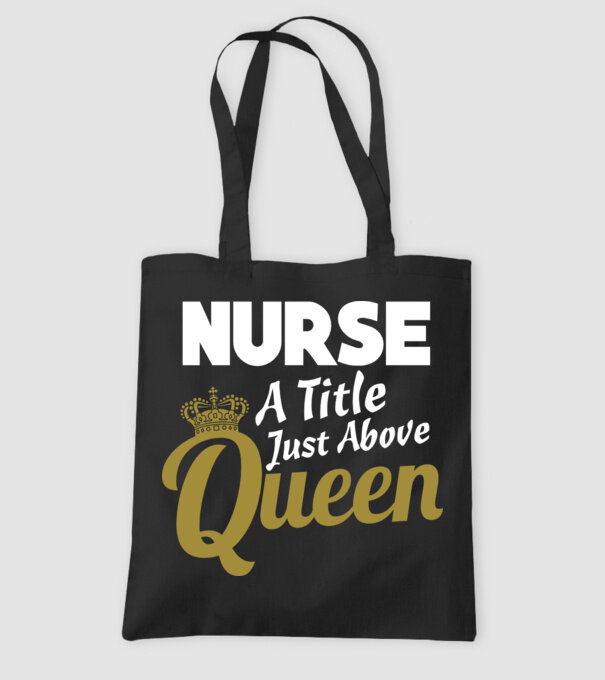 Nurse a title just above Queen minta fekete pólón