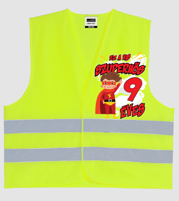 Ez a kis szuperhős 9 éves minta neonsárga pólón