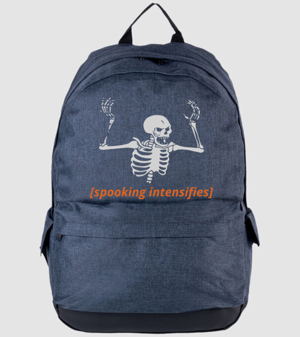 Spooking intensifies minta farmerkék pólón