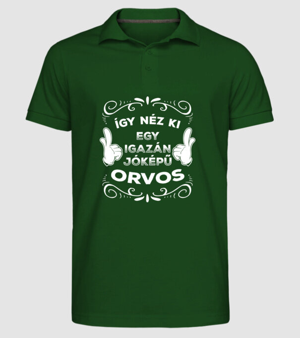 Így néz ki egy igazán jóképű orvos minta sötétzöld pólón