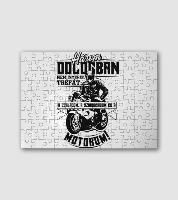Három dologban nem ismerek tréfát motoros minta fehér pólón