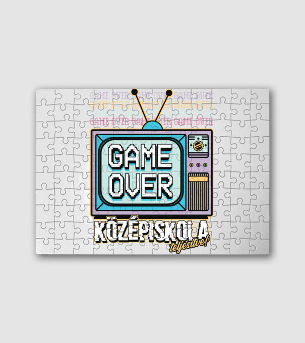 Retro ballagás középiskola teljesítve minta fehér pólón