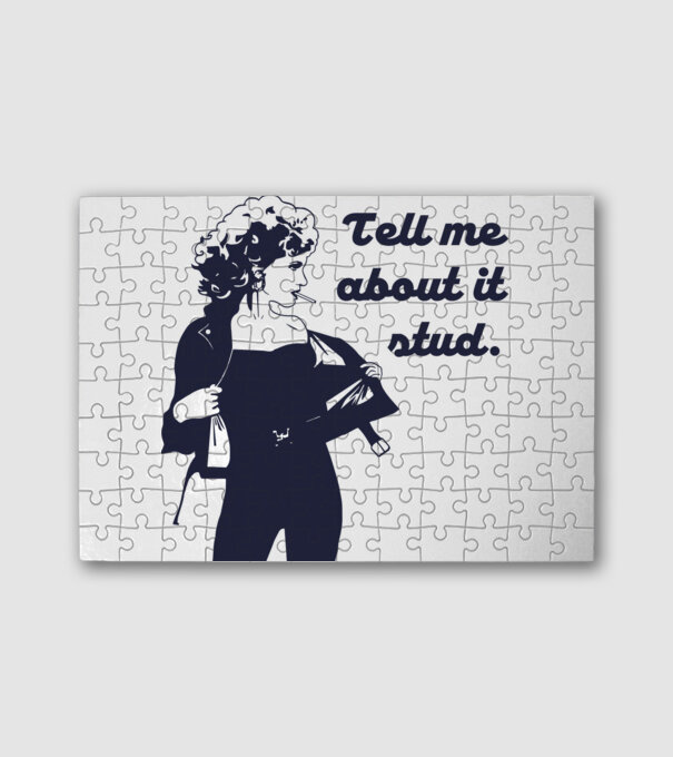 Tell me about it stud minta fehér pólón