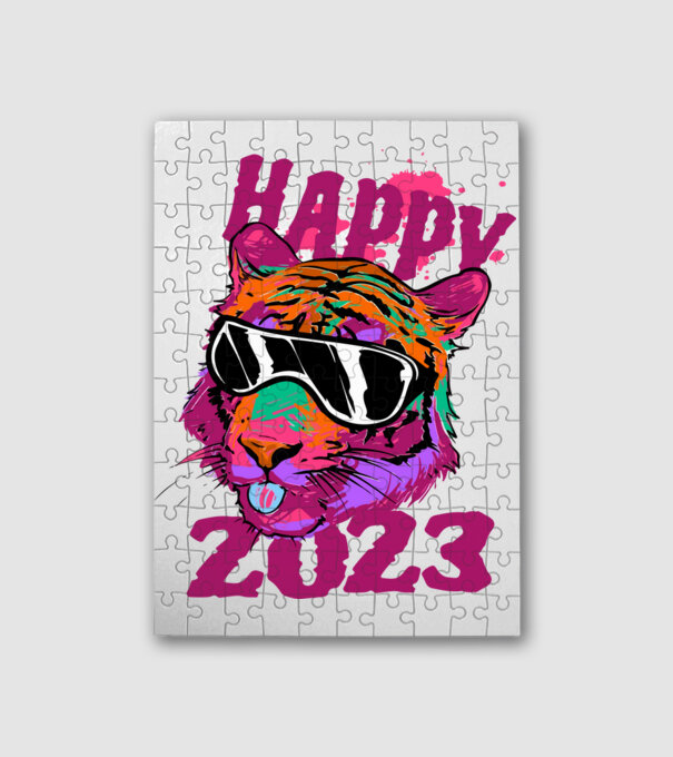 Happy 2023 tiger minta fehér pólón